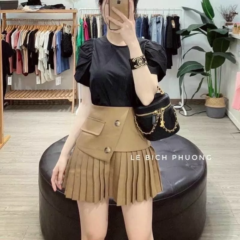 chân váy xếp ly ngắn 2 khuy lệch nắp túi