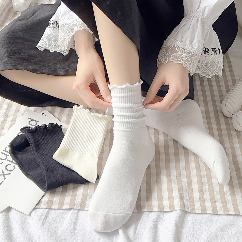 Tất nữ cổ cao, tất trắng cổ cao vớ nữ nhún cổ cao vintage 2 màu trắng đen phong cách Hàn Quốc - DAISIES STUDIO