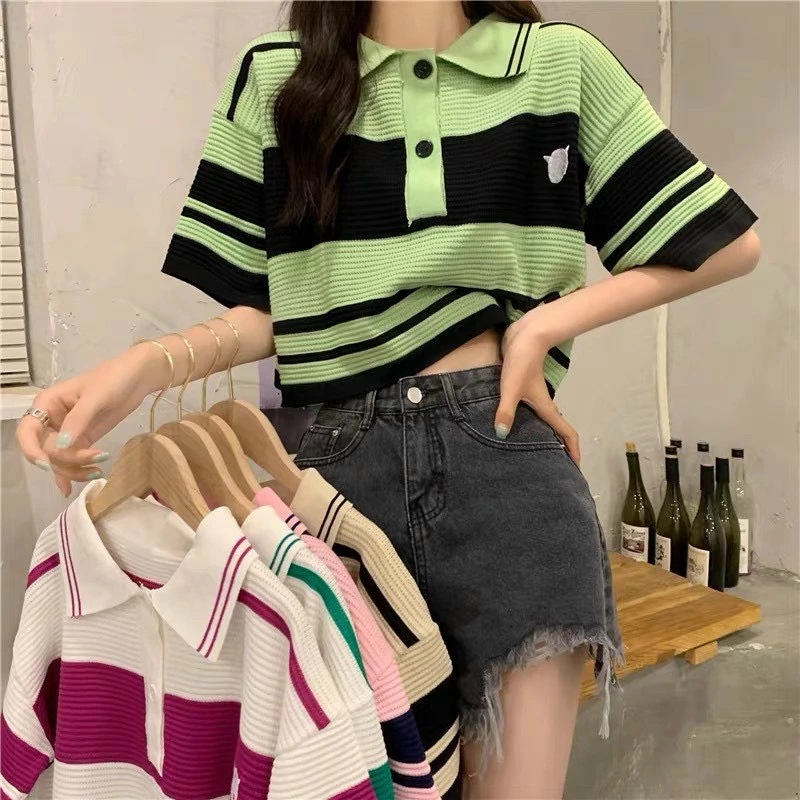 Aó croptop cổ polo kẻ sọc thêu hình trước ngực CHIPXINHXK kiểu dáng trẻ trung, năng động