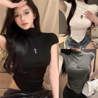 ÁO CỔ LỌ CROPTOP NHÚN GẮN HUY HIỆU CAO CẤP MEN7