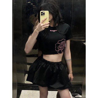 Áo croptop hoa hồng cá tính phong cách girlcrush