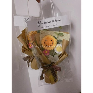 Túi kính đựng hoa có quai cầm nhiều size phù hợp với từng bó hoa