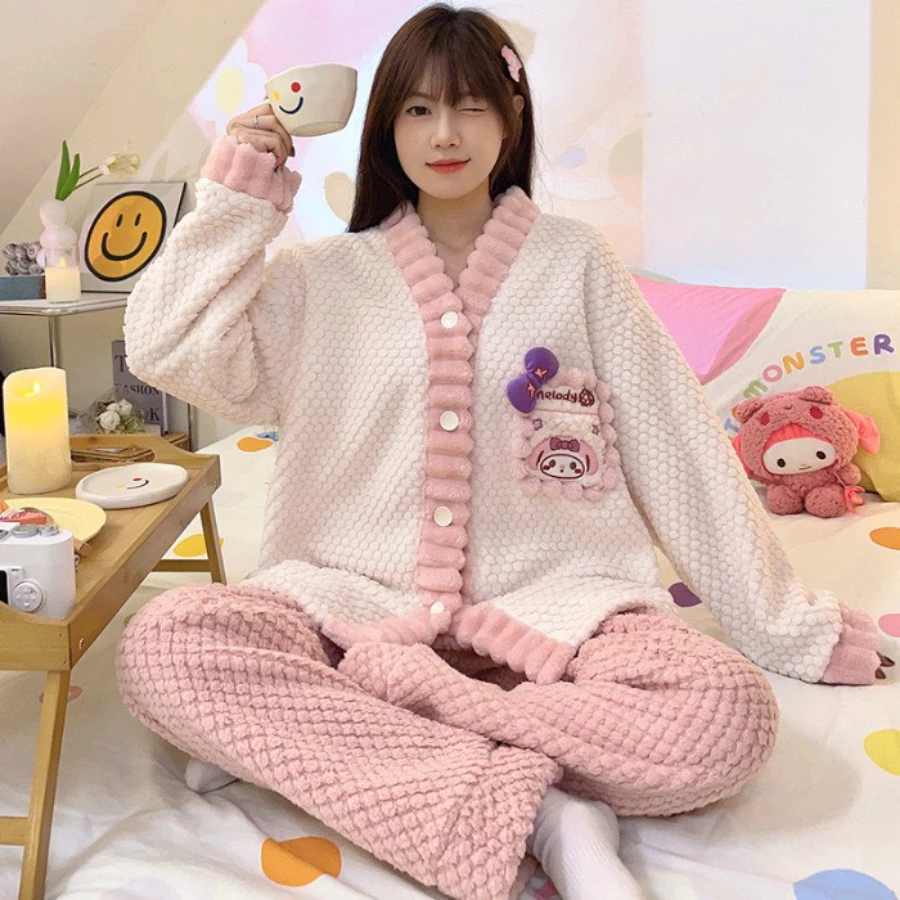 (LUNA) Bộ ngủ lông san hô cổ V kèm sticker siêu nhẹ, lông 2 mặt siêu mềm, êm, nhẹ, ấm, pijama pyjama