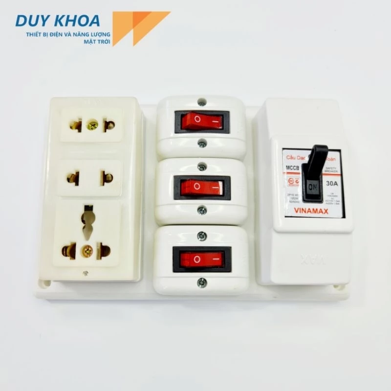 Bảng điện có CB 20A - 3 Công tắc (có đèn báo) - Ổ 3 cắm điện VINAMAX