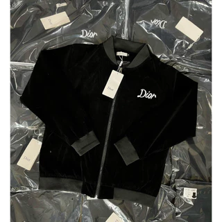 Áo Khoác Bomber Nhung Dior Họa Tiết Logo Thêu Cao Cấp Chất Liệu Vải 2 Lớp Dày Dặn Form Dáng Boy Phố Cực Hottrend 2024