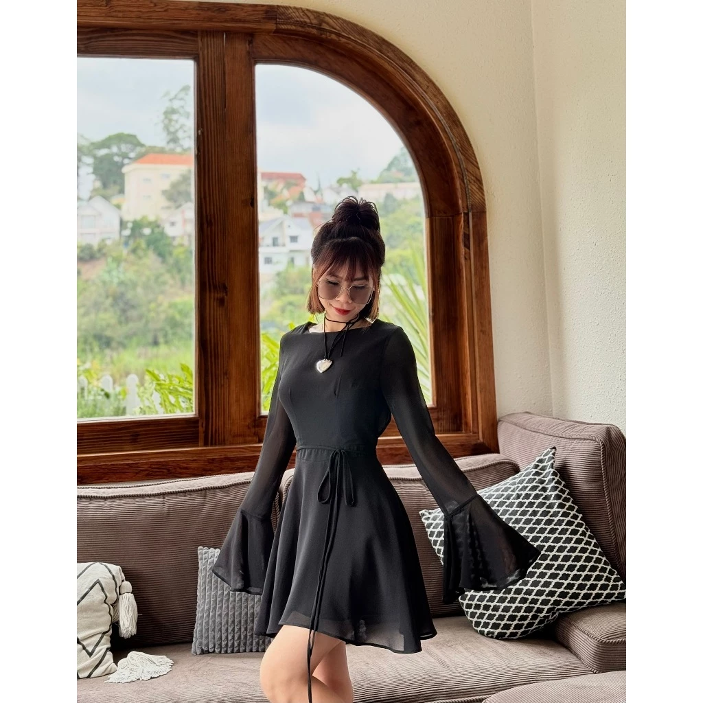 Đầm hở lưng tay dài LOE ,chất voan tơ mềm mịn, phong cách dịu dàng - quyến rũ ( NOAH DRESS )
