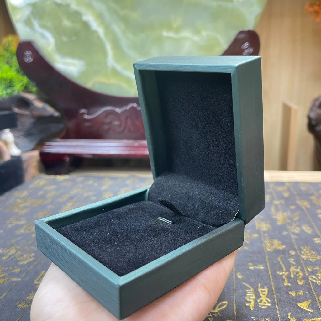 Hộp Đựng Mặt Dây Chuyền Bằng Da Cao Cấp Sang Trọng