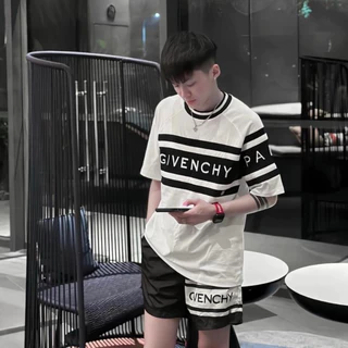 Bộ Đồ Nam Cộc Tay Mặc Hè In GIVENCHI Phối Hai Màu Đen Trắng . Bộ Thể Thao Cho Các Boy Phố Mặc Đi Chơi Đi Chơi Hot 2024Ca