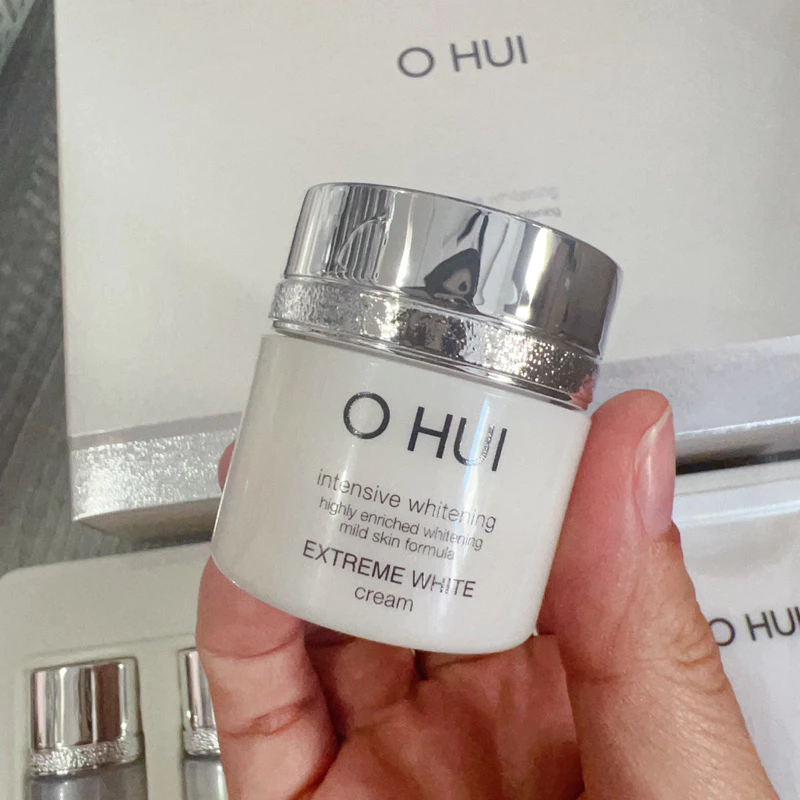 Kem trắng da và chống lão hóa. OHUI Extreme White Cream Snow vitamin