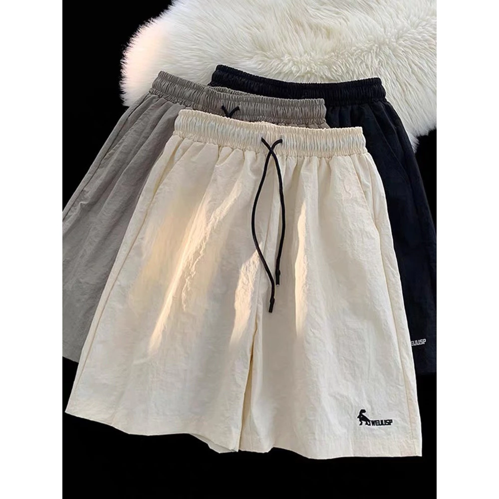 Quần Short Nam Nữ Thêu Hoạ Tiết APT Unisex  - Quần Đùi Unisex Thể Thao Mặc Thoáng Mát Chất Gió Giãn Nhăn
