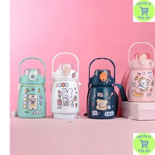 Bình giữ nhiệt cute 800ml cho bé có ống hút dễ thương, Bình nước giữ nhiệt 900ml cute có dây đeo inox 304 tặng sticker