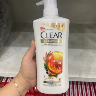 Dầu gội sạch gàu thảo dược Clear chai 630g