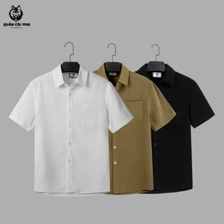 Áo sơ mi nam ngắn tay , có túi vải cotton dệt thoáng  mát 3 màu  , đen ,trắng  rêu Mã -AT164Menswear  Mã - Quân còi 1988