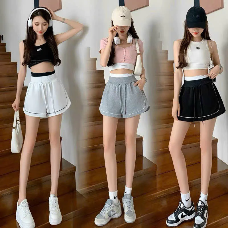 Quần Đùi Nữ Chạy Viền Dáng Thể Thao Siêu HOT D237