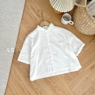 Áo sơ mi croptop trắng thêu hình trái tim -LADY.Clothing