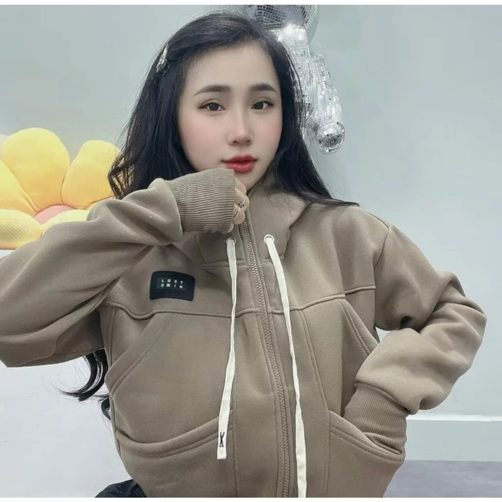 Áo Khoác Nỉ Dây Kéo Chống Nắng Tốt Có 6 Túi Họa Tiết Logo Thêu Đơn Giản Xinh Xắn