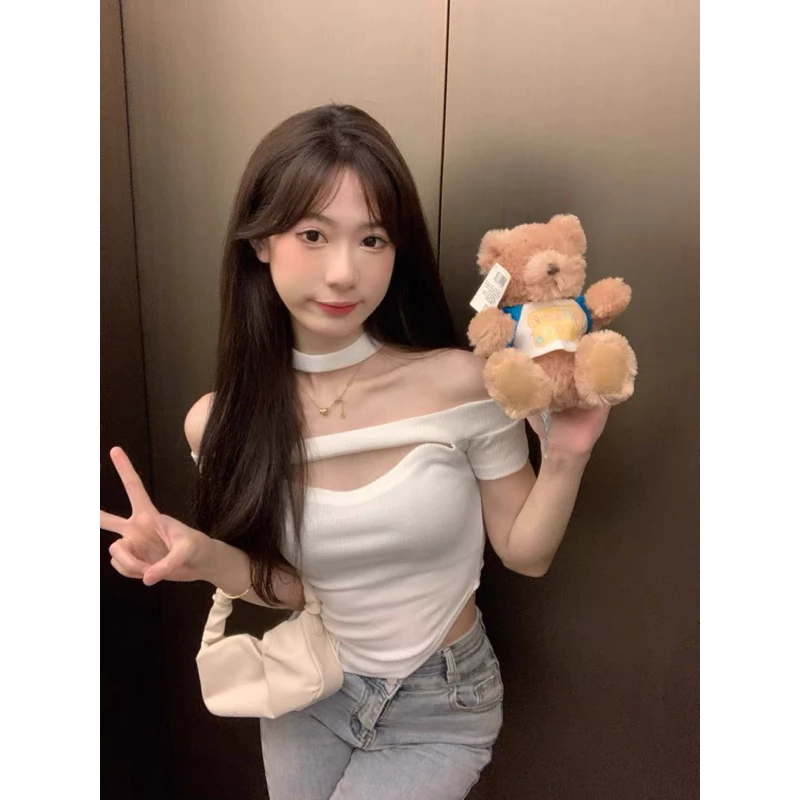Áo thun kiểu trễ vai cổ lọ tà chéo form ôm siêu cute cho nữ
