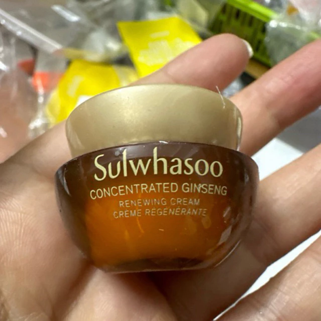 KEM NHÂN SÂM CÔ ĐẶC CHỐNG LÃO HÓA SULWHASOO CONCENTRATED GINSENG RENEWING CREAM