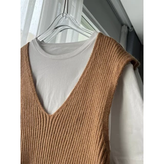 Áo Knit gile Top - Sản phẩm mới tại nhà STYLE BY SHE với thiết kế phối giữa 2 chất liệu len và thun cotton co giãn nhẹ