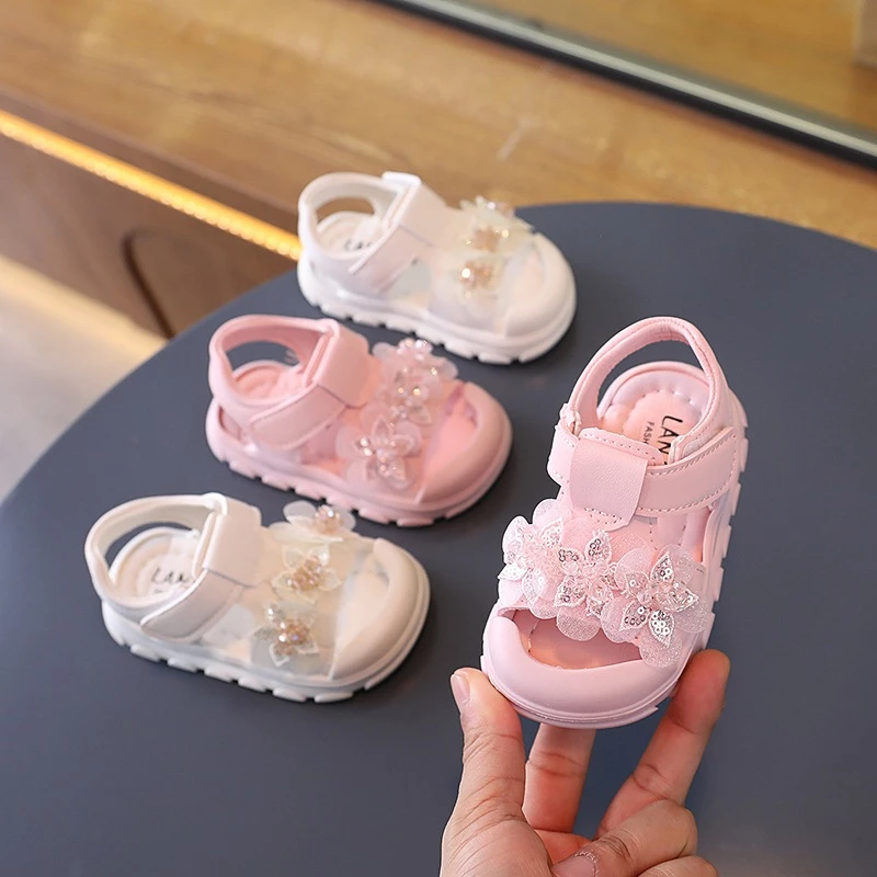 Dép sandal đính hoa siêu xinh đế mềm cho bé gái thoáng chân sz 16-20_M513