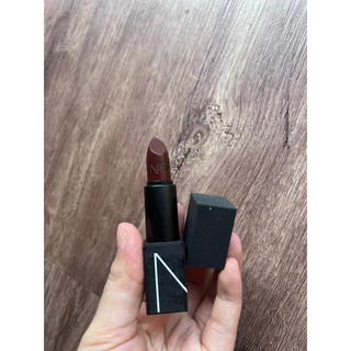 Son NARS Satin Lipstick