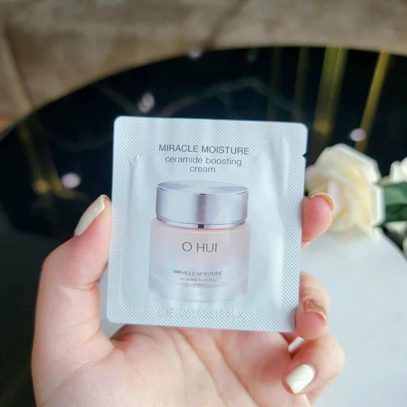 [10 gói] - NEW Kem dưỡng ẩm Ohui Miracle Moisture mẫu mới