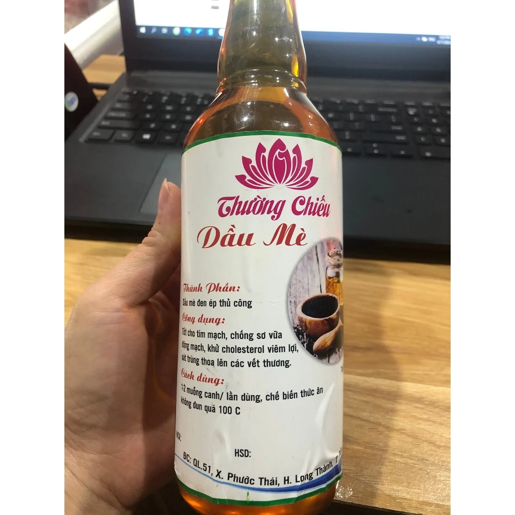 Dầu Mè Nguyên Chất Thường Chiếu Chai 500ml