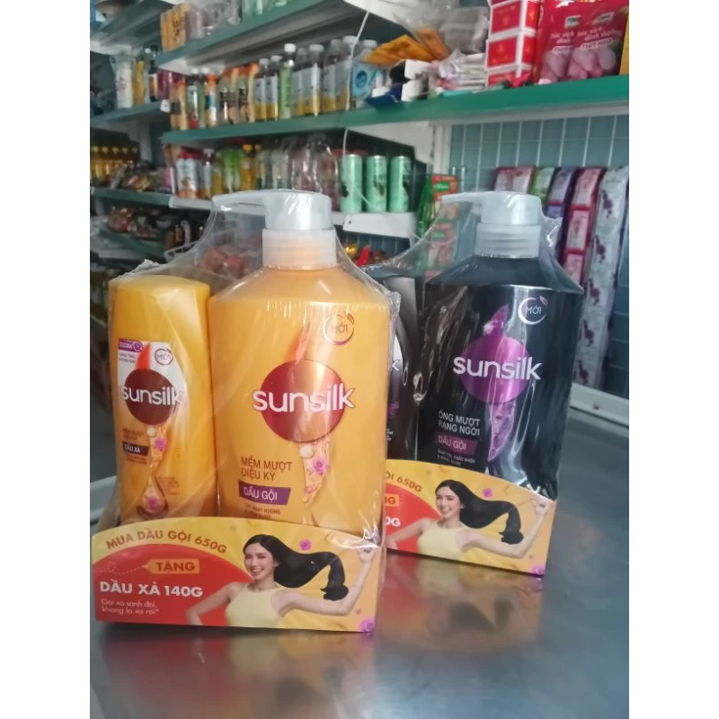 Dầu gội đầu Sunsilk chai 650g ( hàng kẹp tùy đợt nhập hàng có hoặc không )