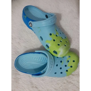 Giày Clog Unisex Crocs Ombre Classic màu xanh và hồng