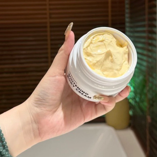 KEM BODY Ủ LAILAITRAN 150G