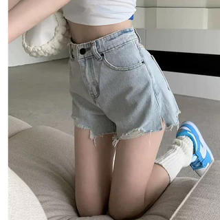 Quần Short Jeans Nữ , Quần Đùi Nữ Màu Xanh Nhạt Tua Rua Gấu Xẻ Cực Xinh L008