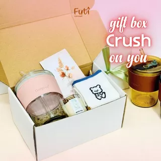 Hộp Quà Tặng Nến Thơm CRUSH BOX, Ly Thùy Tinh Bao Da Kèm Vớ Xinh Xắn