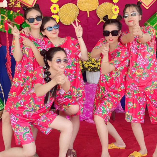 ĐỒ BỘ THỂ THAO HOẠ TIẾT KHĂN TRẢI BÀN HOA LỚN CON CÔNG K1