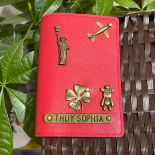 passport cover khắc tên chủ nhân tặng 2charm