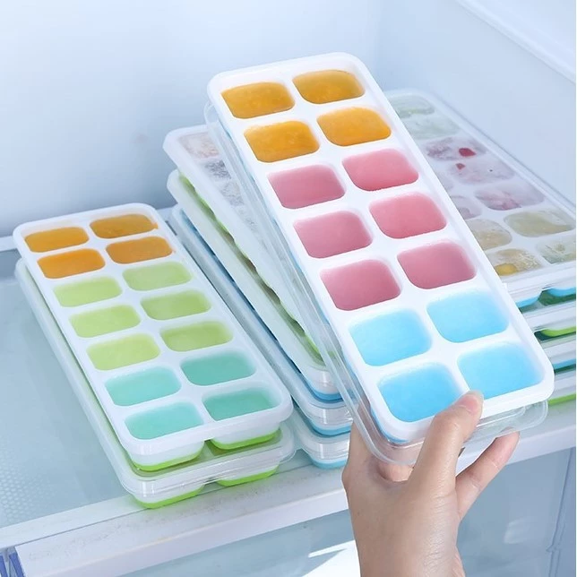 Khay làm đá viên tủ lạnh bằng silicon dẻo dai có nắp đậy tiện lợi