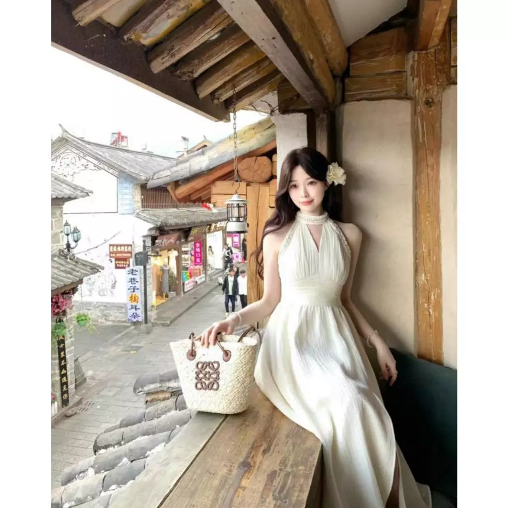 🌽 ĐẦM TIỆC XINH - Đầm cổ yếm viền ngọc xẻ tà đũi tơ 🔥𝐇𝐨𝐚̉ 𝐓𝐨̂́𝐜🔥 𝐌𝐄𝐎𝐈𝐍𝐃𝐀𝐇𝐎𝐔𝐒𝐄 (VUI LÒNG IB MÈO ĐỂ ĐƯỢC TƯ VẤN KÍ Ạ)