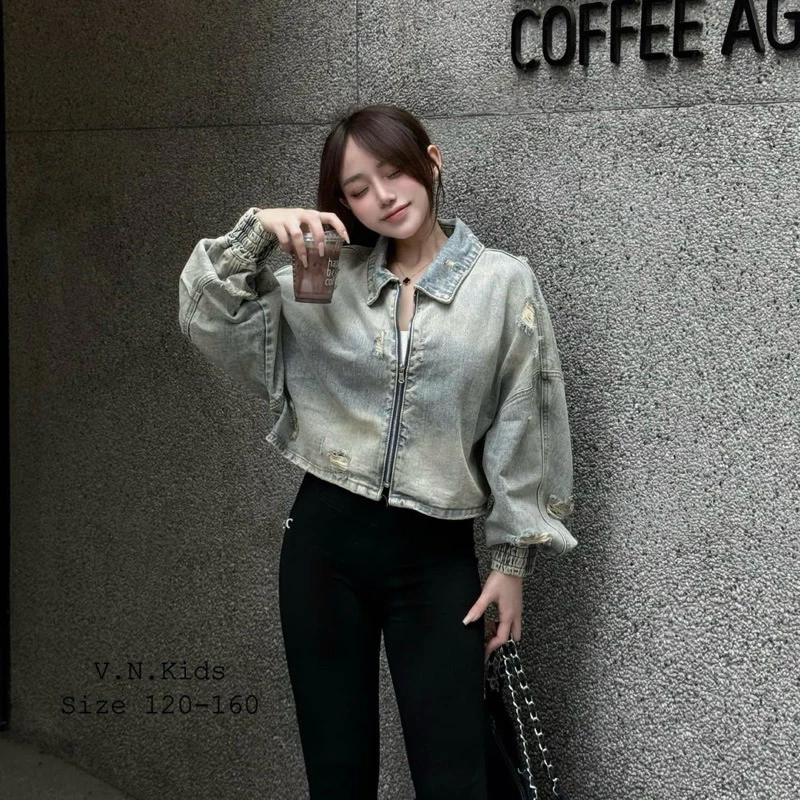 Áo khoác jeans nữ rách loang màu tay bo chun khoá kéo phong cách mới lạ