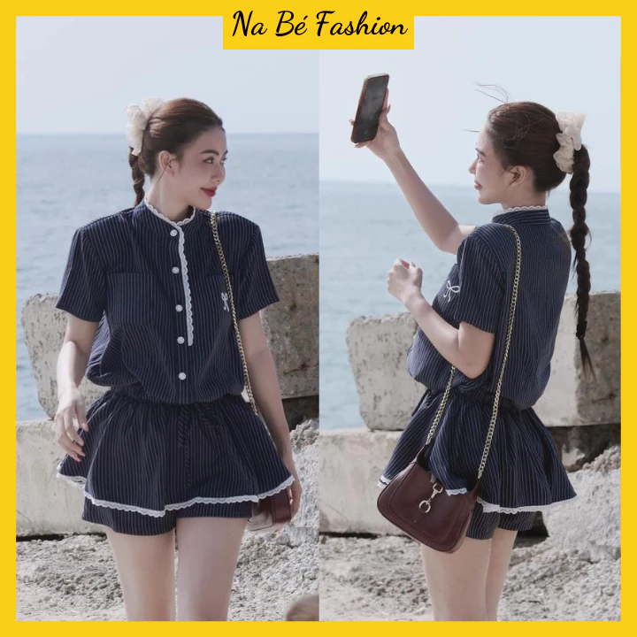 (Có ảnh thật) Jumpsuit nữ váy kẻ cổ tàu đính cúc đồng phối viền ren chun eo kèm tag nơ phong cách tiểu thư thanh lịch