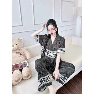 Đồ Bộ Pyjama Nữ,Chất Liệu Lụa Latin Tơ Tằm,Cổ Vest Nút Bọc In Hình Hoa Văn Đen Phối Chữ Sang Trọng Có Bigsize 85kg