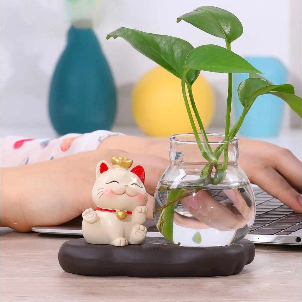 Tượng Chú Mèo Thần Tài, Vui Vẻ Lạc Quan, Hạnh Phúc Kèm Bình Thủy Sinh Mini Để Bàn Làm Việc - Carrot97
