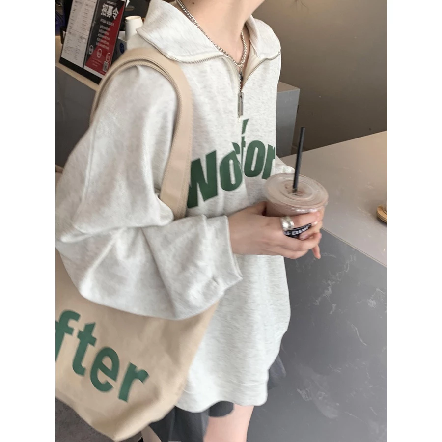 Áo Sweater Cổ Polo Nỉ 2 Da( KHông Xù Lông) Dáng Rộng In Chữ WOS Phối Khóa Kéo Thời Trang Mùa Thu Cho Nữ