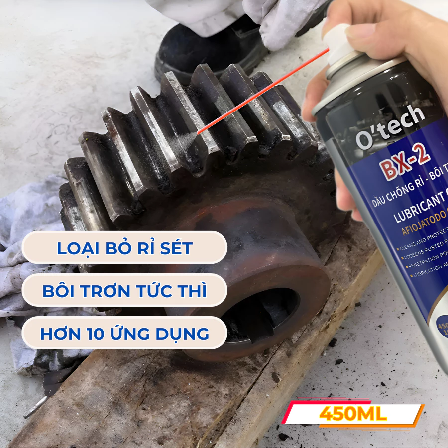 Xịt chống rỉ sét, dầu bôi trơn đa năng OTECH BX2 Lubrcant oil 450ml đang được đối chiếu cho người mua tại Việt Nam