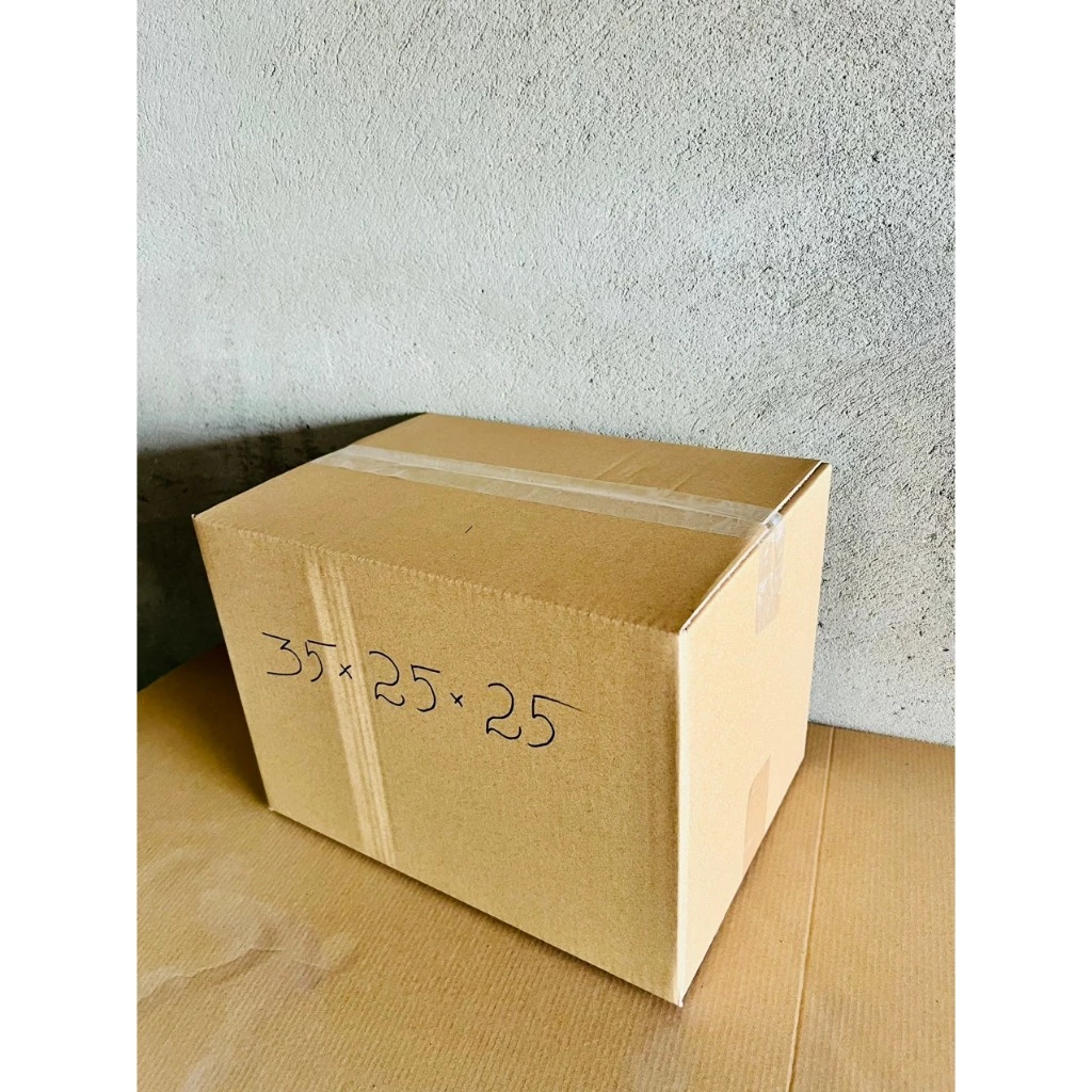Size 35x25x25 cm, hộp giấy thùng carton gói hàng tại Gumato
