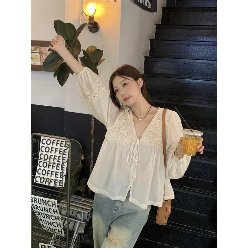 Áo sơ mi kiểu nữ dáng babydoll chất thô ren thêu hoa viền bèo tay phồng thắt nơ Ulzzang - Lily Shirt