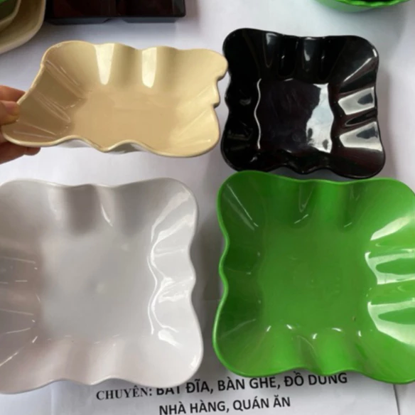 Đĩa nhựa phíp vuông hoa (đen, nâu, xanh, trắng) Việt nhật 1251, 1252 đựng hướng dương, nem chua rán