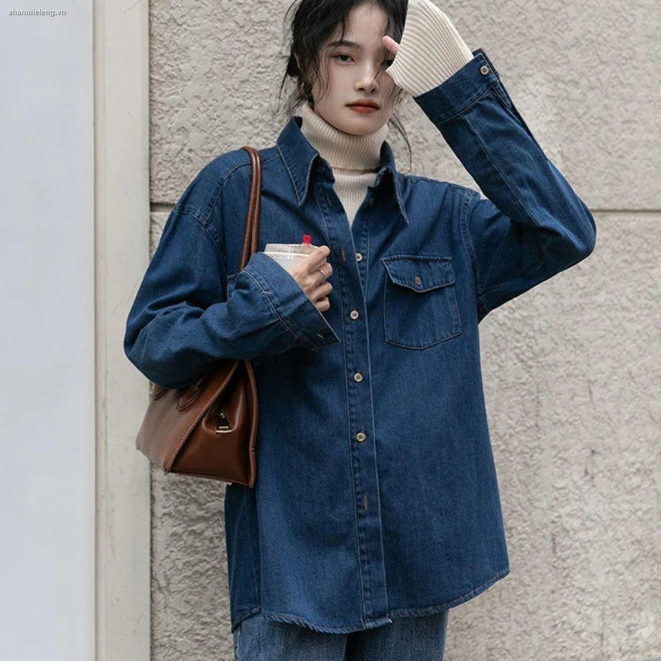 Áo sơ mi denim tay dài dáng rộng phong cách HONGKONG, Áo somi jean xanh đậm dáng rộng kiểu basic dễ phối đồ (HC31)