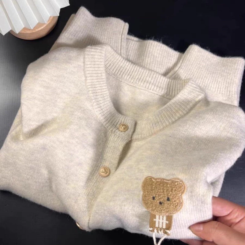 [Hình thật-2k84] Áo cardigan thêu nổi Gấu chất len dáng form nhẹ nhàng vừa ôm người Lilis room