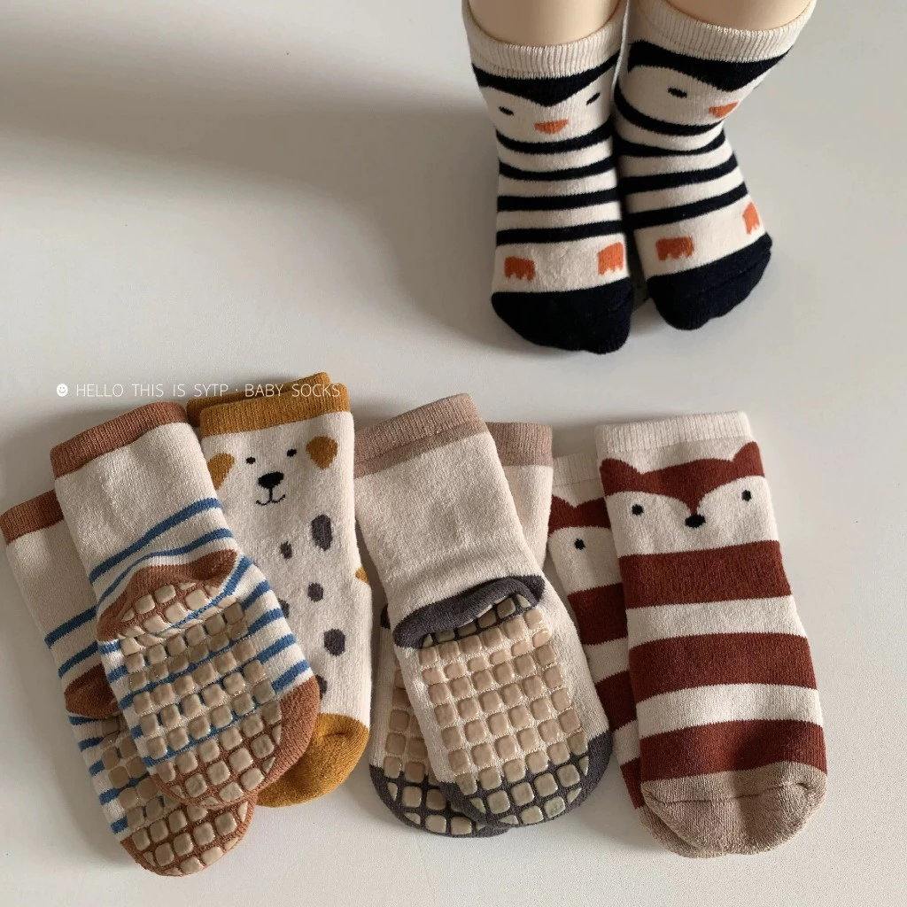 Set 5 Đôi Tất Cotton Sơ Sinh Kèm Chống Trượt Thêu Hình Thú Kẻ Ngang Dễ Thương ss51.