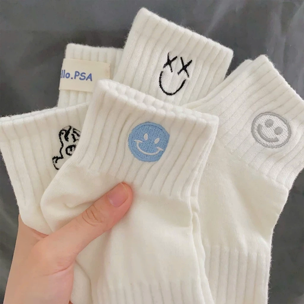 Set 5 Đôi Tất Cotton Nam Nữ Cổ Cao Tone Trắng Phối Họa Tiết Nhỏ Mặt Cười Xanh tt54