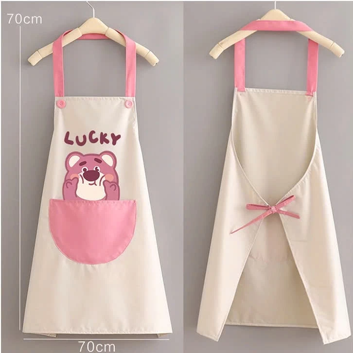 Tạp Dề Nấu Ăn Nhà Bếp Hình Gấu Dâu Lotso Chống Bám Nước, Chống Bám Dầu Mỡ